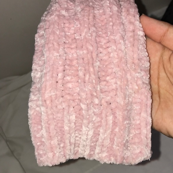 Urban Heritage BabyPink Cable Knit Cropped Sweater - Picture 6 of 13